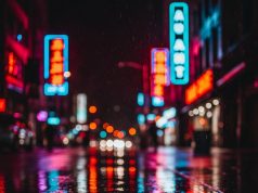 Magiczny blask neonów: od reklamy po sztukę