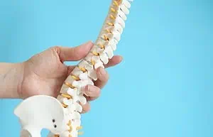 Neurochirurg Gdańsk – kiedy potrzebna jest konsultacja u specjalisty?